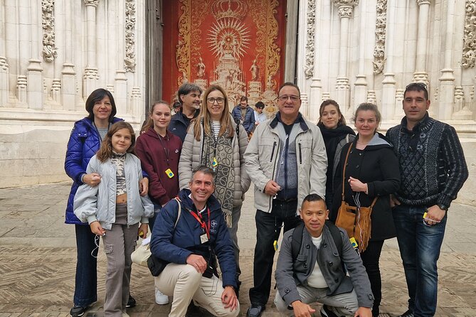 Seville: Cathedral Guided Tour with Priority Access - The golden altarpiece and 44 chapels