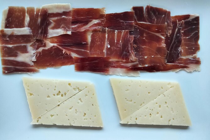 Seville: Cruise along the Guadalquivir River with appetizer - What to know before you sail