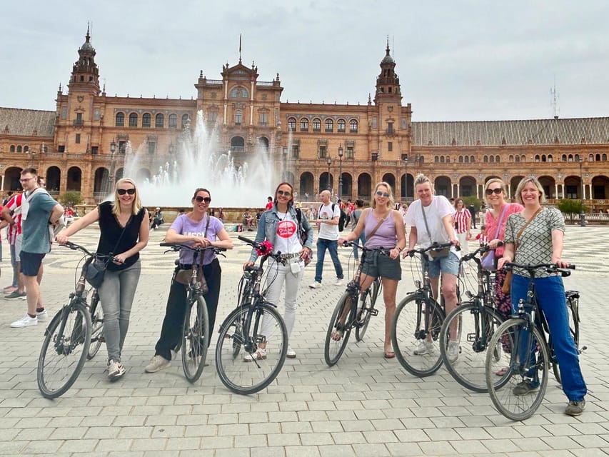 Seville: Dutch Cycling Highlights Tour with local guide - María Luisa Park and the 20-minute pause