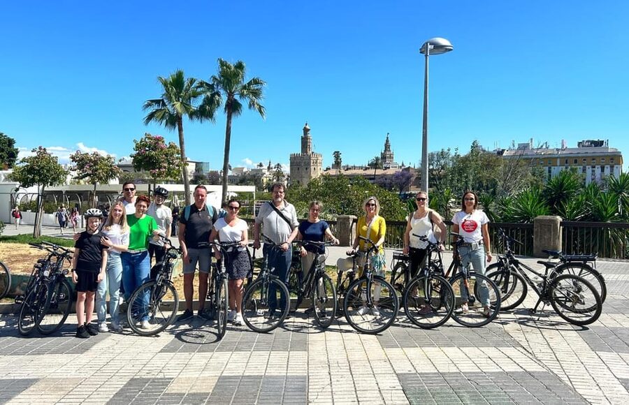 Seville: Dutch Cycling Highlights Tour with local guide - Is $38 good value?
