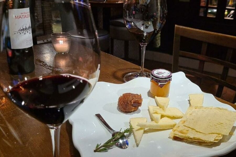 Seville: Flamenco Show and Tapas in Triana Private Tour - Why Triana makes a good starting point
