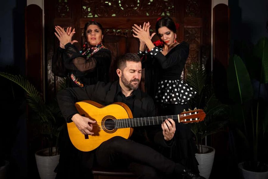 Seville: Flamenco Show at Tablao Almoraima in Triana - Flamenco in Triana, not across town