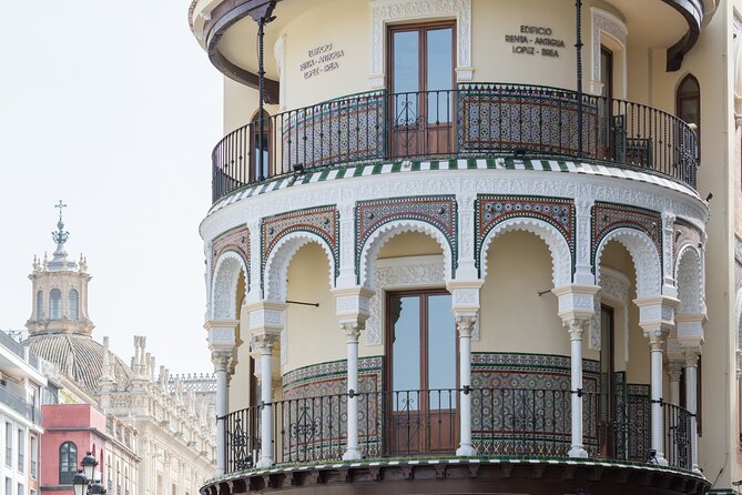 Seville Former Jewish Quarter Walking Tour: Santa Cruz - Sierpes, Rosina’s balcony, and Seville’s urban legends