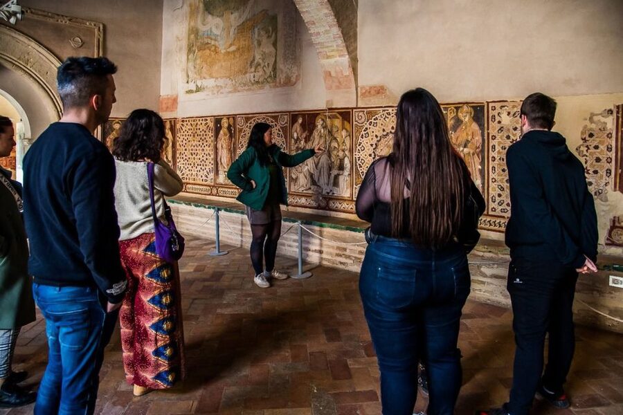 Seville: Game of Thrones and Roman Empire Italica Tour - Getting to the entrance and preparing for the walk