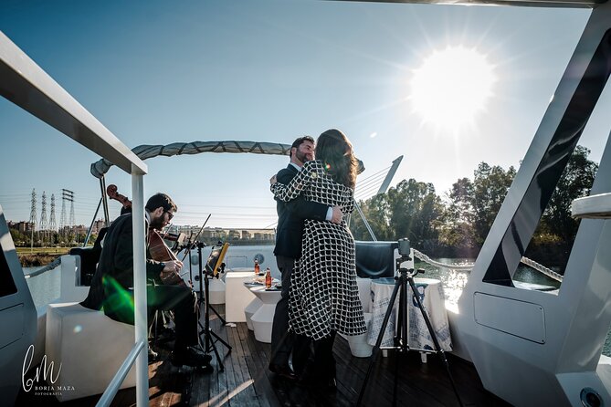 Seville: Guadalquivir River Cruise with Lunch or Dinner - Drinks, Timing and the Best Choice of Sailing