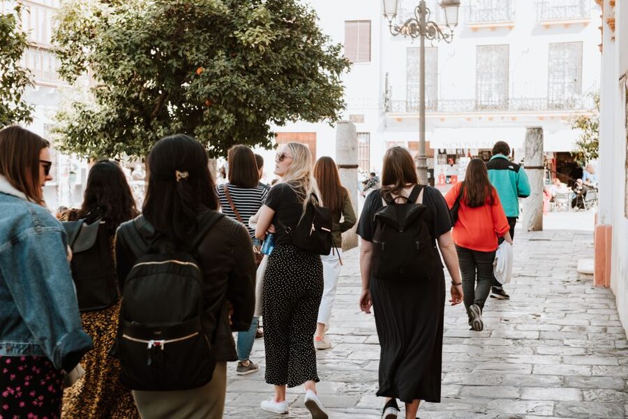 Seville Jewish Quarter walking tour: Santa Cruz District - Start at Plaza del Triunfo
