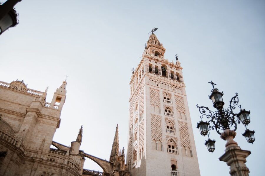 Seville Jewish Quarter walking tour: Santa Cruz District - Follow the stories through Santa Cruz