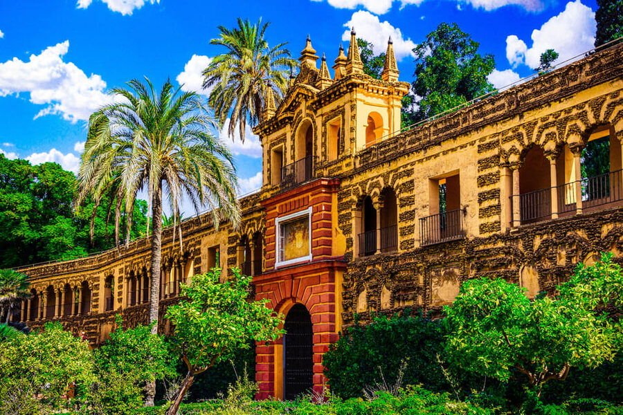Seville: Priority Access Cathedral, Giralda & Alcázar Tour - Cathedral details that benefit from a guide