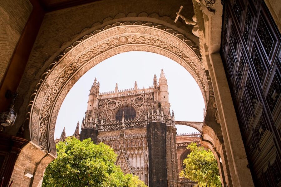 Seville: Priority Access Cathedral & Giralda Tour - Should you book the Seville Cathedral and Giralda tour?