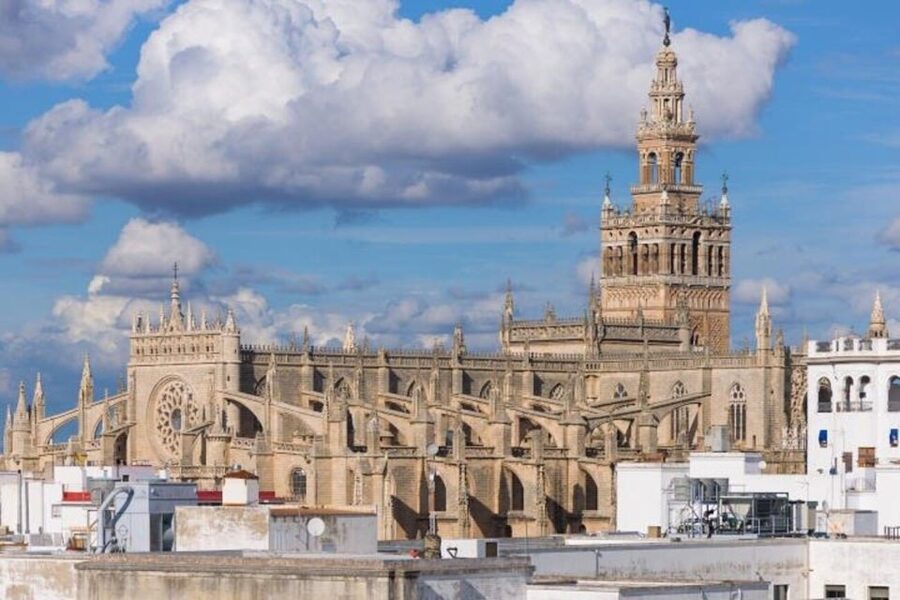 Seville: Private Guided City Walking Tour - The Cathedral and the Giralda from the outside
