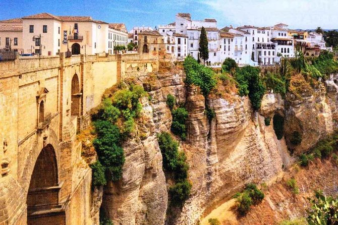 Seville Private Transfer to Granada with a Visit to Ronda - What the price buys, and what it does not