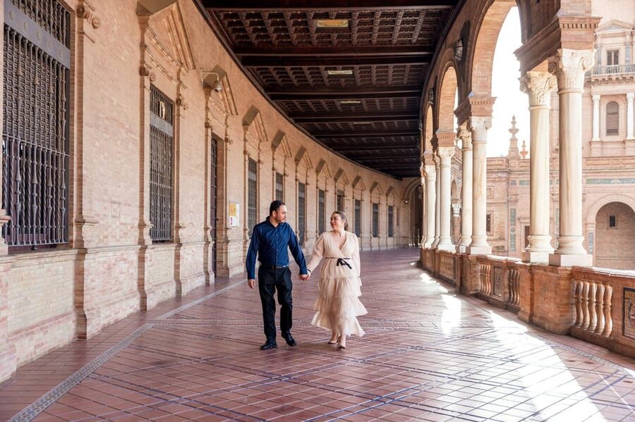 Seville: Professional Photoshoot at Plaza de España - Getting photos you will actually use