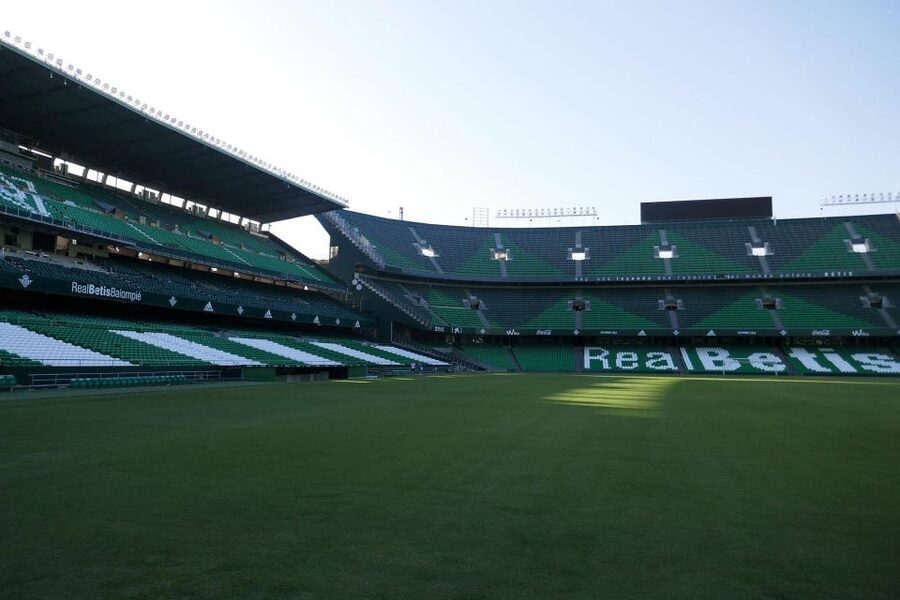 Seville: Real Betis Tour at the La Cartuja Stadium - The presidential box gives you the big picture