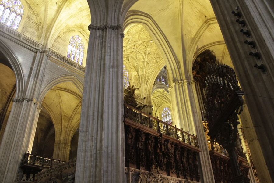 Seville: Royal Alcazar, Cathedral and Giralda Tower Tour - Seville Cathedral: art on a grand scale