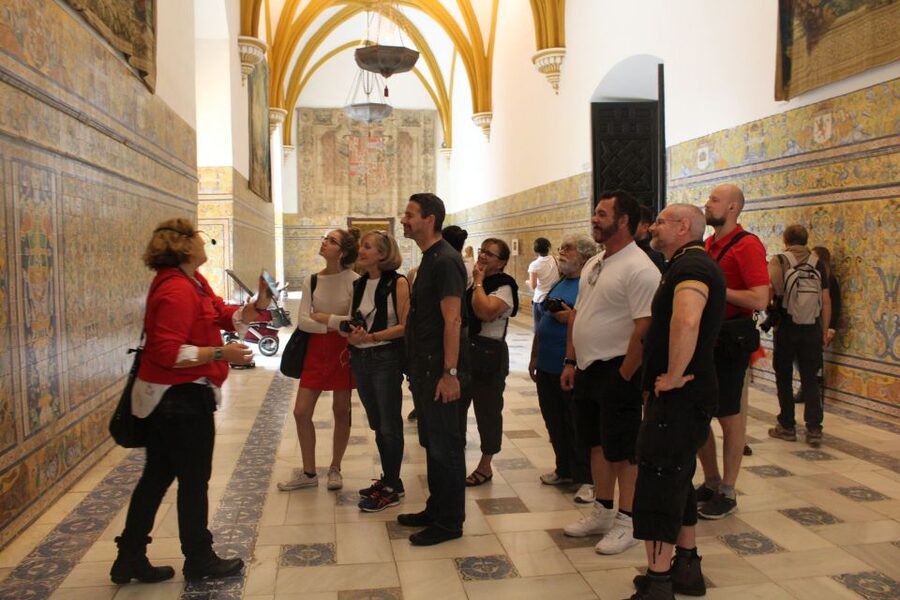 Seville: Royal Alcazar, Cathedral and Giralda Tower Tour - Who should book this tour?