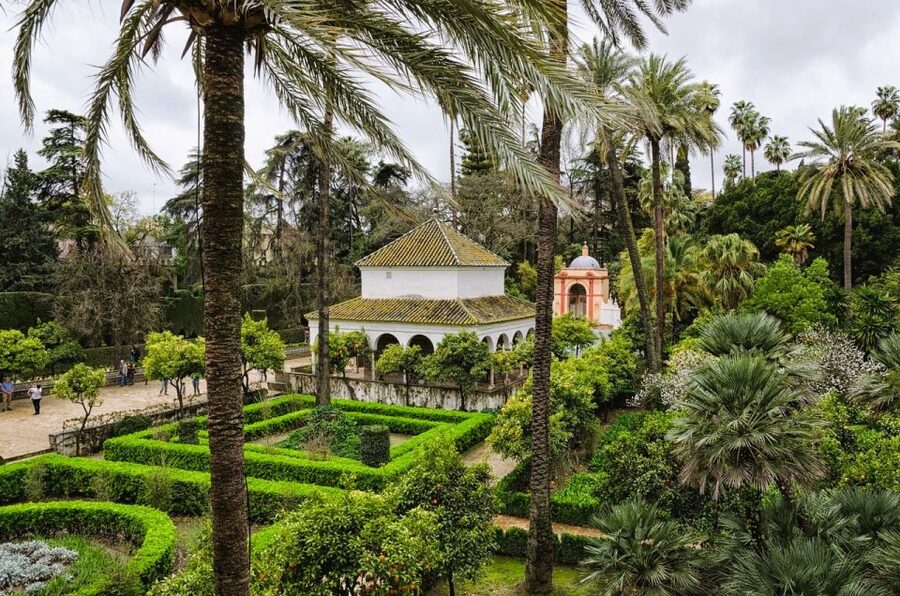 Seville: Small-Group Alcázar Guided Tour & Entry Ticket - From the Justice Room to the Palace of Plaster