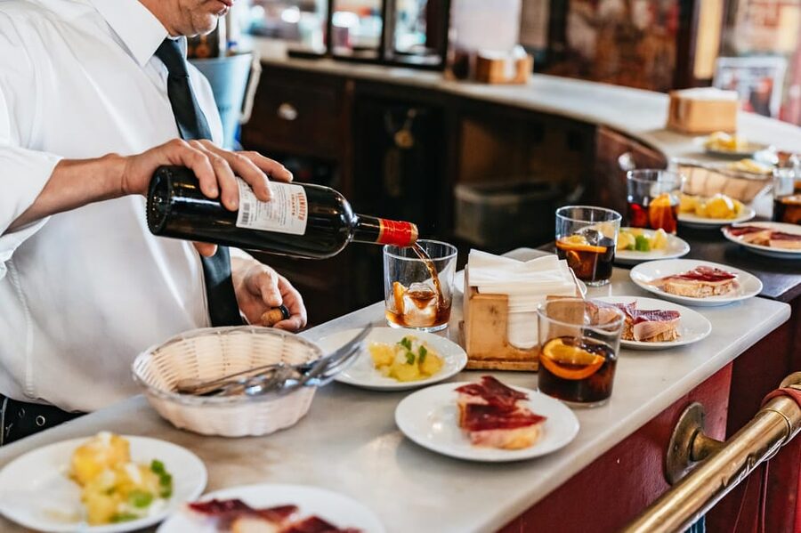 Seville: Tapas, Taverns and History Guided Walking Tour - Seville’s tapas culture, one tavern at a time