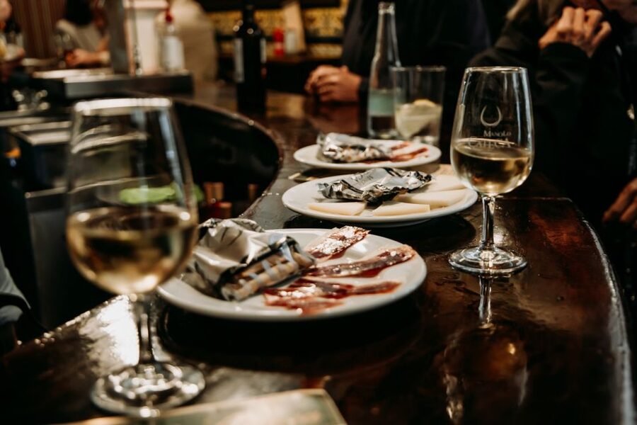Seville: Tapas, Taverns, and History Walking Tour - Should you book it?