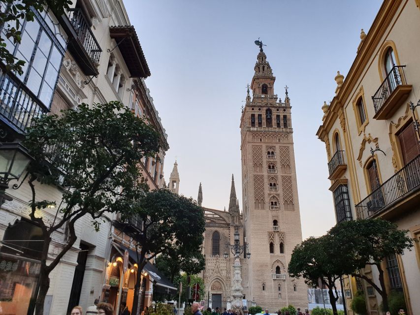 Seville: Tapas, Taverns, and History Walking Tour - Finish with Andalusian and international flavors