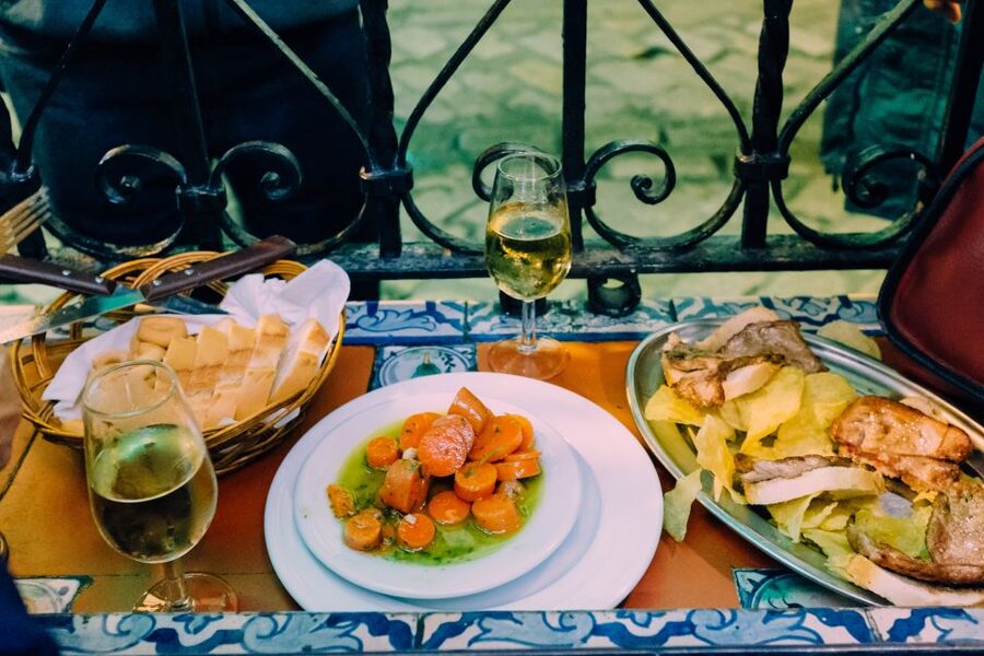 Seville: Tapas Tour Across the River in Triana - Across the river into Triana