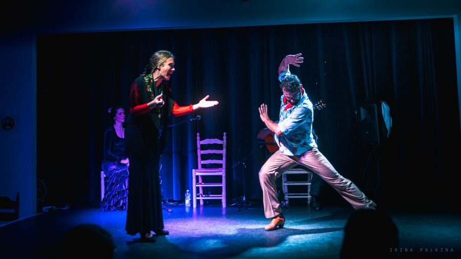 Seville: Traditional Flamenco Show in Triana - From a guitar solo to the Sevillanas finale