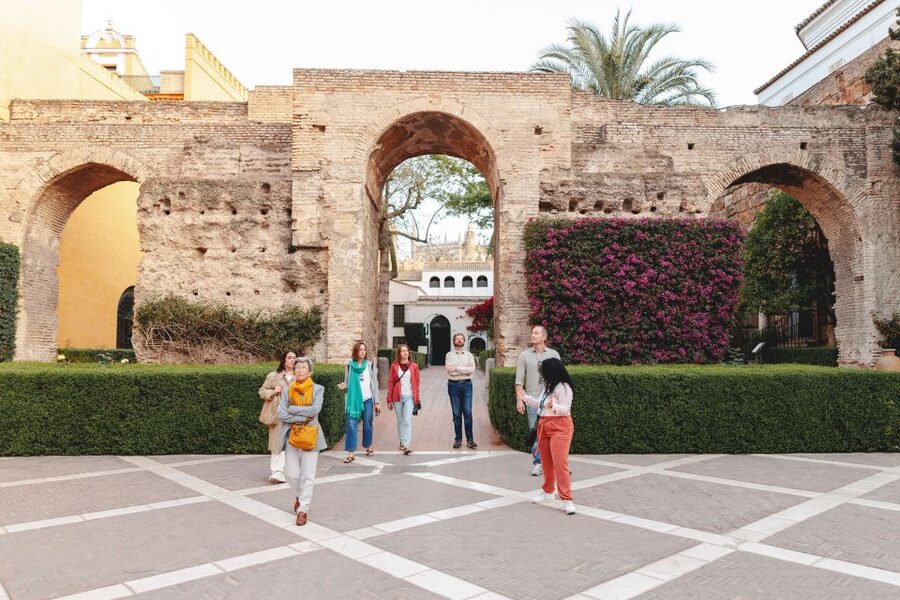 Seville: VIP Exclusive Early Access Tour of The Alcazar - Practical details that can shape your visit