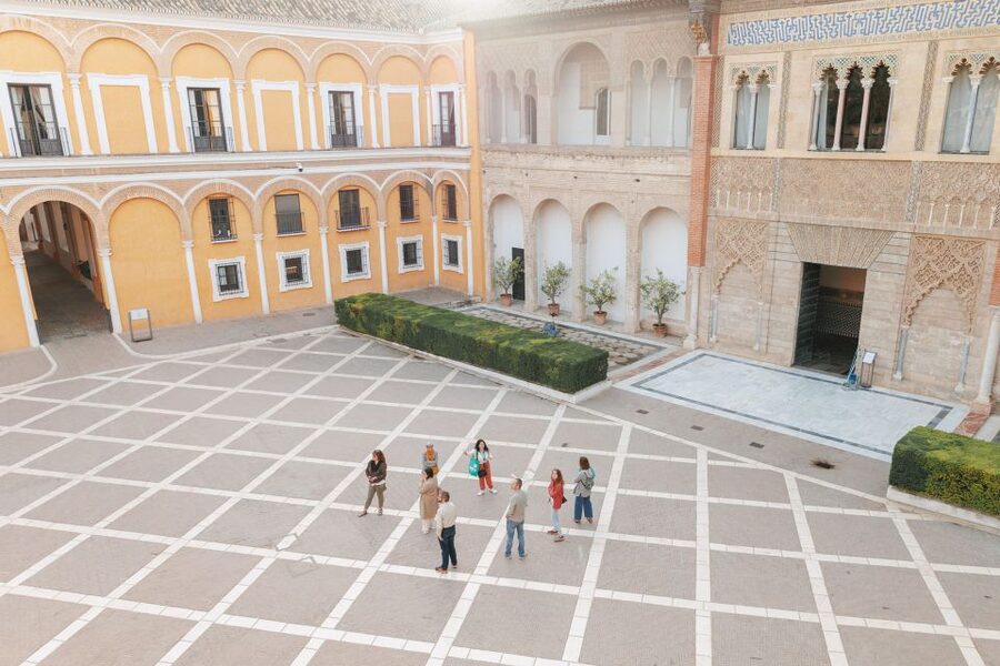 Seville: VIP Exclusive Early Access Tour of The Alcazar - Who should book this tour?