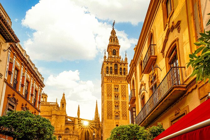 Skip the Line Seville Alcázar, Cathedral & Giralda Guided Tour - Take in the scale of Seville Cathedral