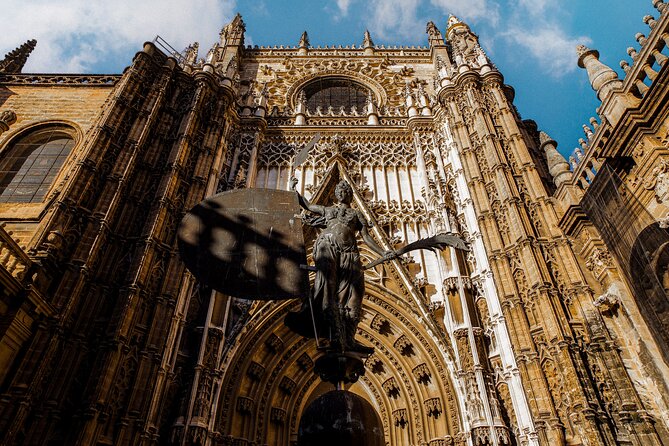 Skip the Line Seville Alcázar, Cathedral & Giralda Guided Tour - Climb the Giralda for a broad view
