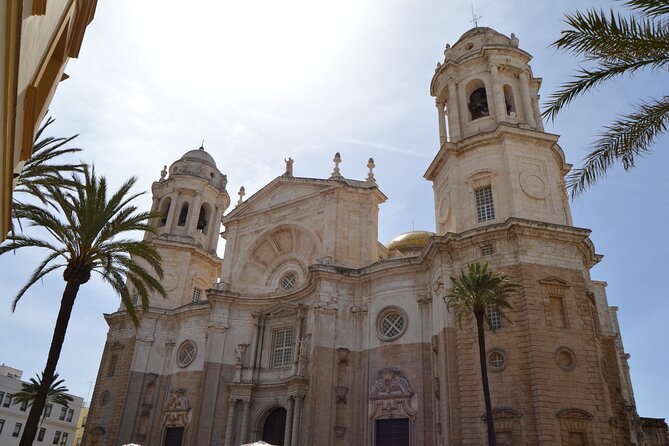 Walking Tour through Cádiz: Stories from the hand of a local guide - A guide’s style makes a real difference