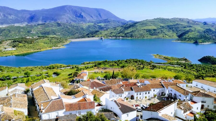 White Villages and Ronda Day Trip from Seville - What the small group and guide add